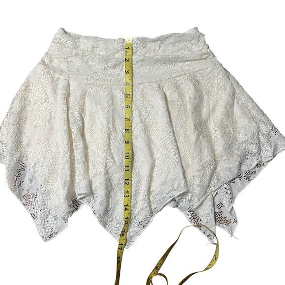 Windsor Boho Cream Lace Asymmetrical Hem Mini Skirt Size Medium - Picture 4 of 6